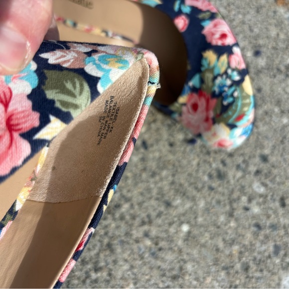 Kelly & Katie fabric floral pumps, 9, new - Picture 5 of 5